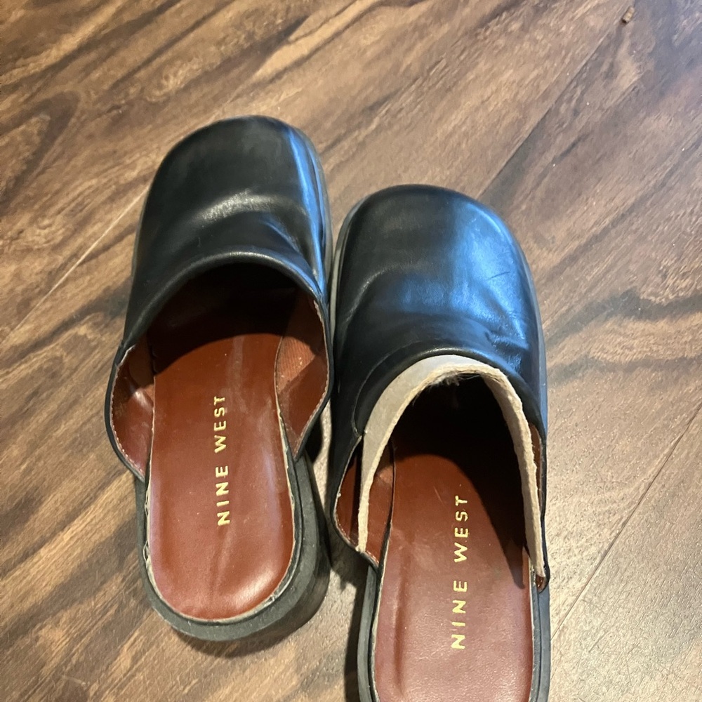 Nine West Black Leather Mules